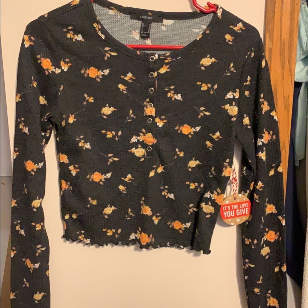 long sleeve crop top